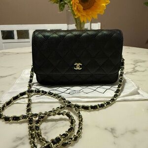 **SOLD**
THE PERFECT HOLIDAY Crossbody Bag with Gold Chain